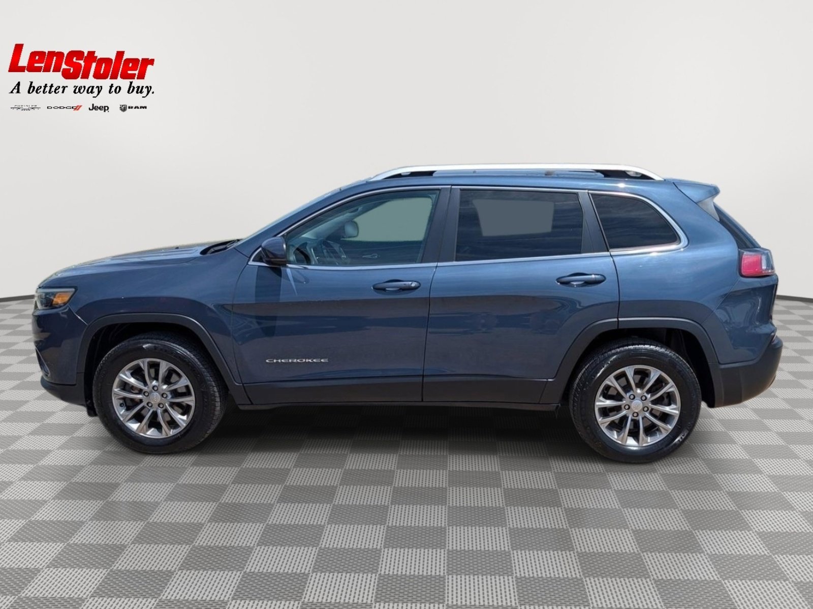 Used 2019 Jeep Cherokee Latitude Plus w/ Comfort/Convenience Group AWD/4WD image 2