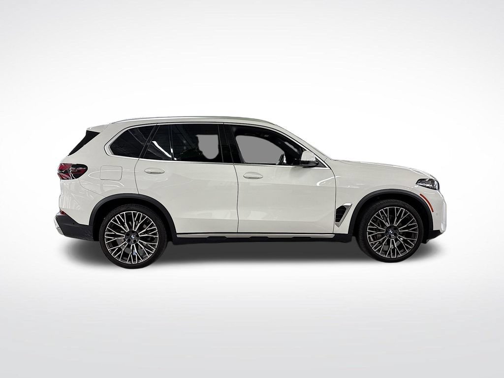 Used 2024 BMW X5 xDrive40i w/ Parking Assistance Package AWD/4WD image 6