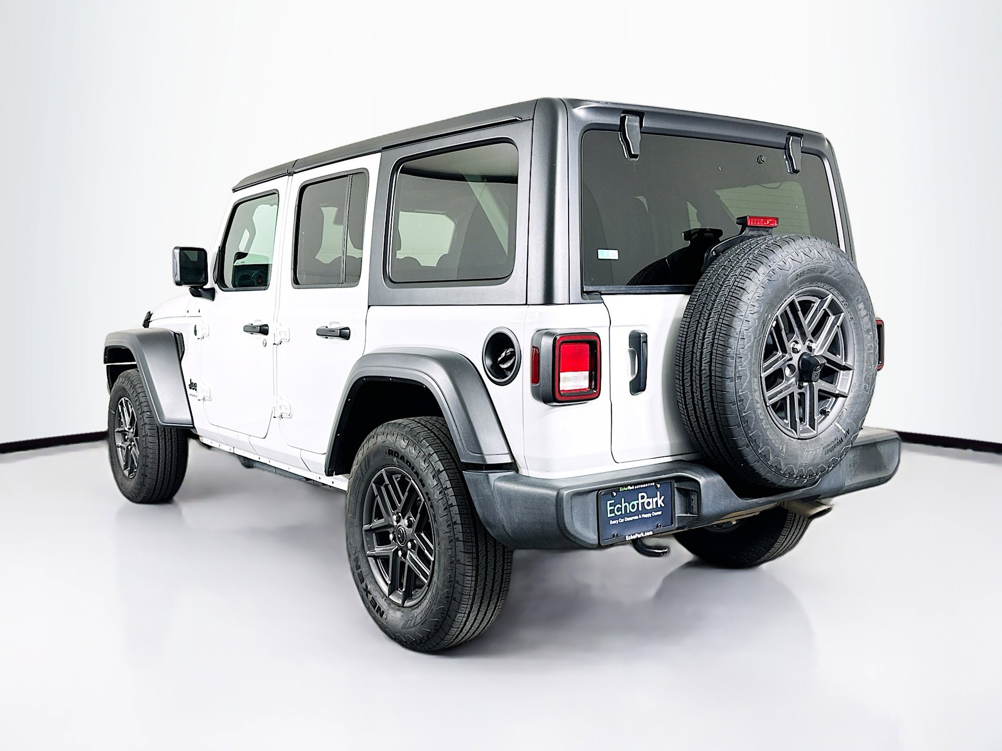 Used 2025 Jeep Wrangler Sport S image 5