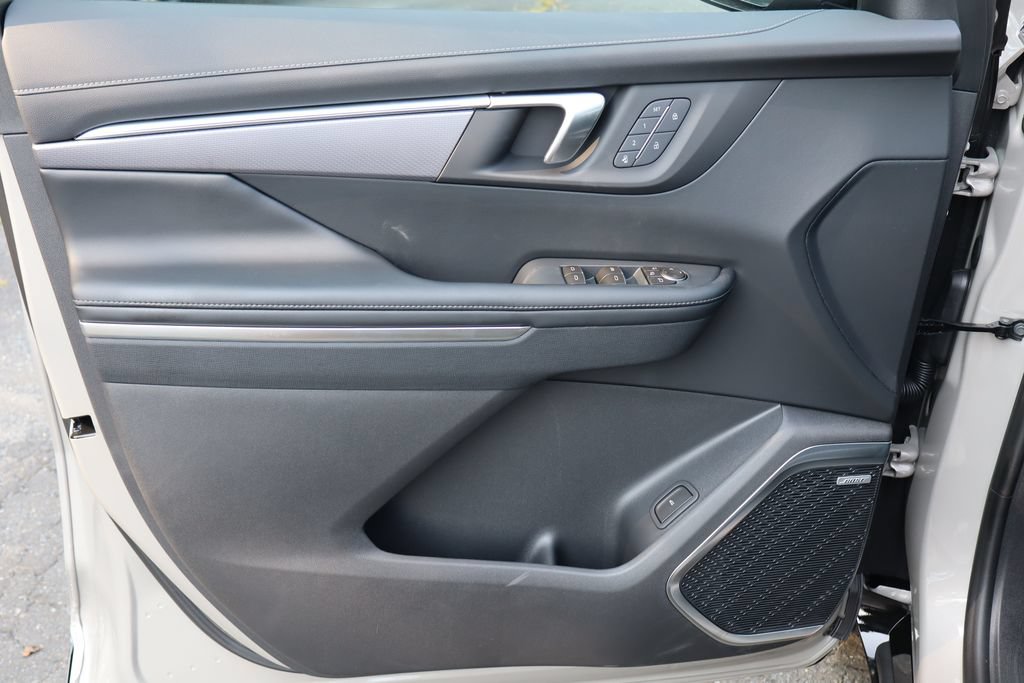 New 2026 Buick Enclave Sport Touring w/ Power Package AWD/4WD image 9