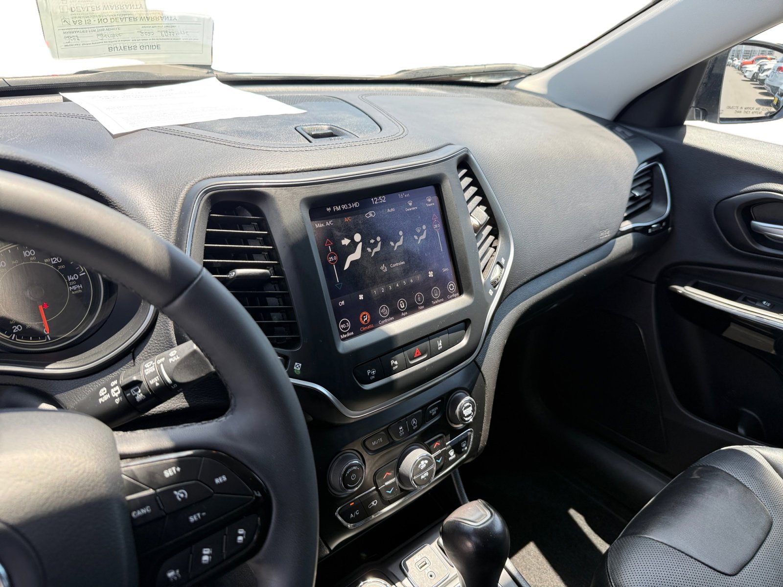 Used 2023 Jeep Cherokee Altitude Lux image 12