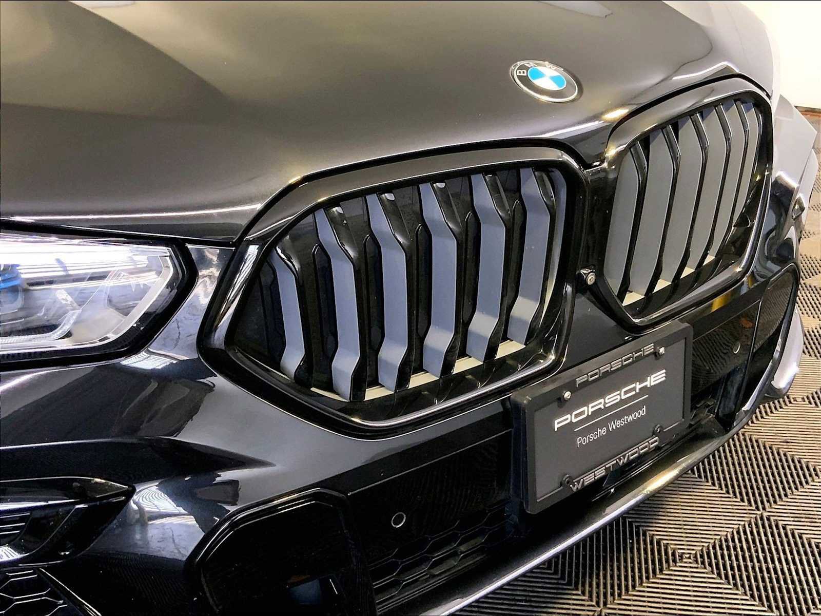 Used 2022 BMW X6 M50i w/ Executive Package image 34