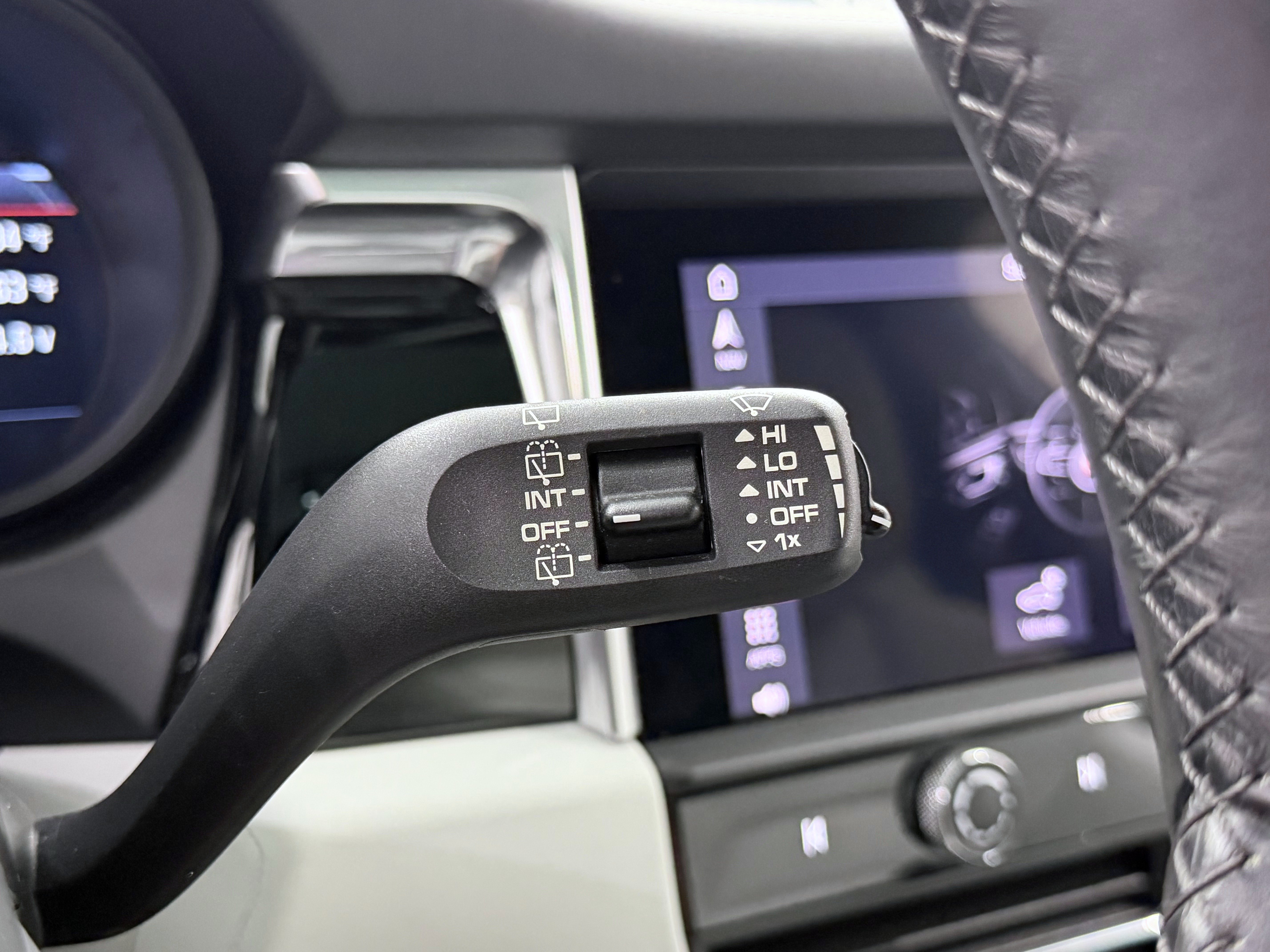 Certified 2023 Porsche Macan Turbo AWD/4WD image 55