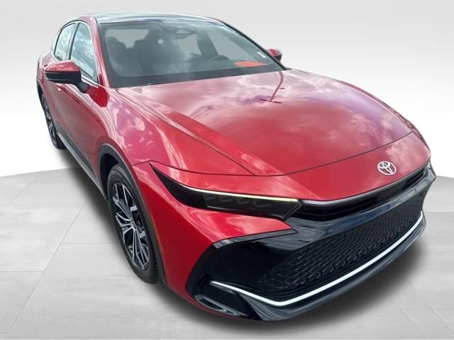 Used 2023 Toyota Crown Limited image 7