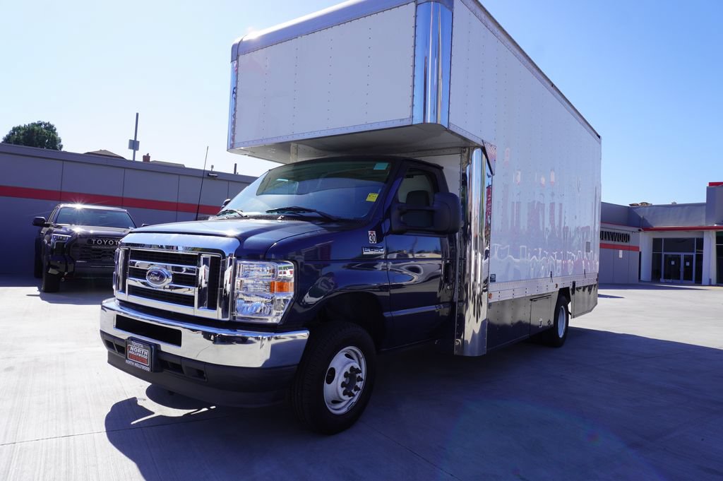 Used 2024 Ford E-450 and Econoline 450 Super Duty w/ Power Windows & Locks Group RWD image 4