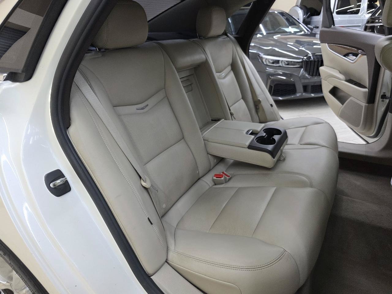 Used 2013 Cadillac XTS Luxury FWD image 23