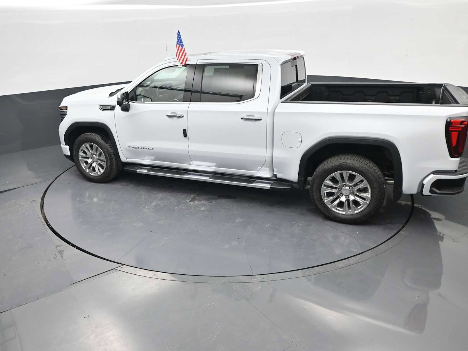 New 2026 GMC Sierra 1500 Denali w/ Technology Package AWD/4WD image 27