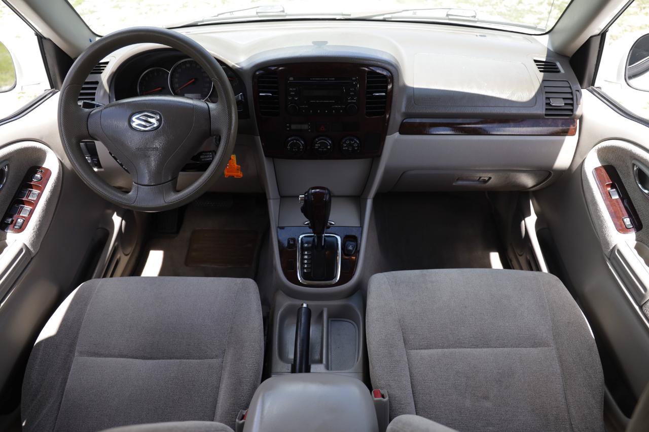 Used 2004 Suzuki XL7 2WD image 2
