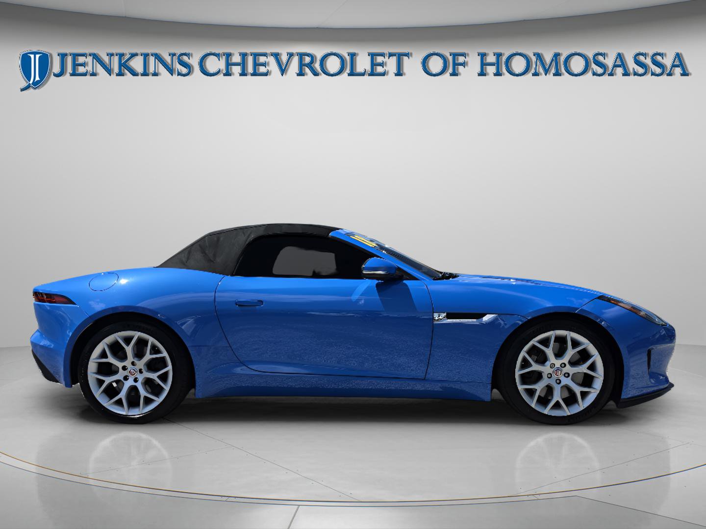 Used 2018 Jaguar F-TYPE Convertible image 9