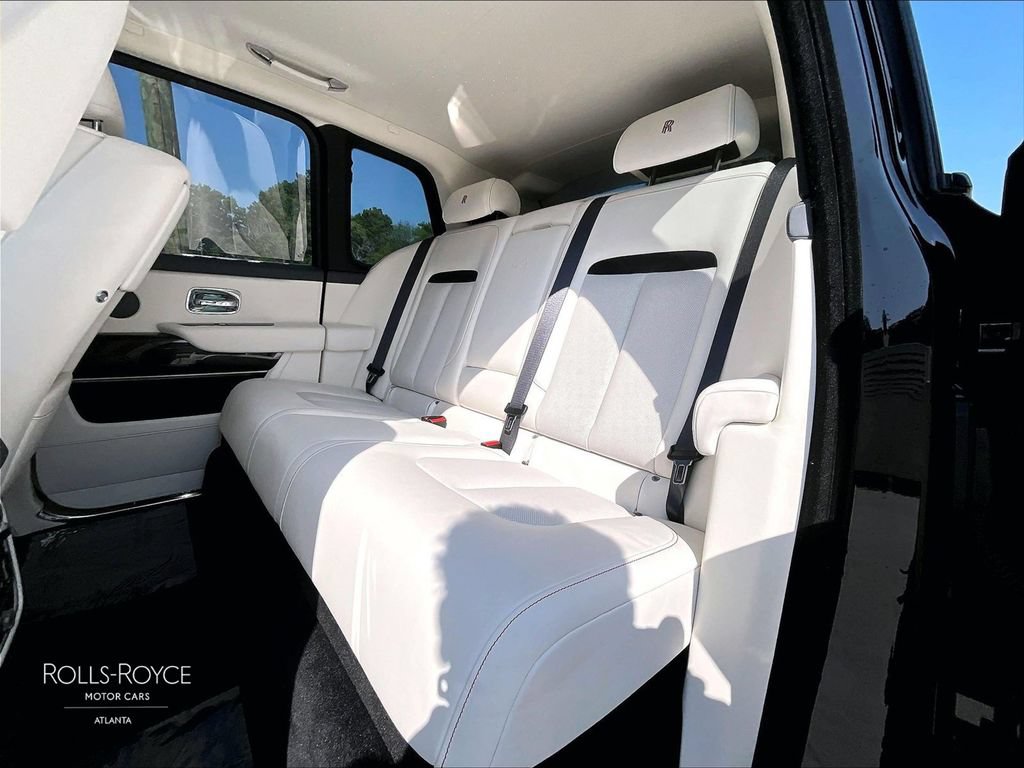 New 2026 Rolls-Royce Cullinan Black Badge AWD/4WD image 10