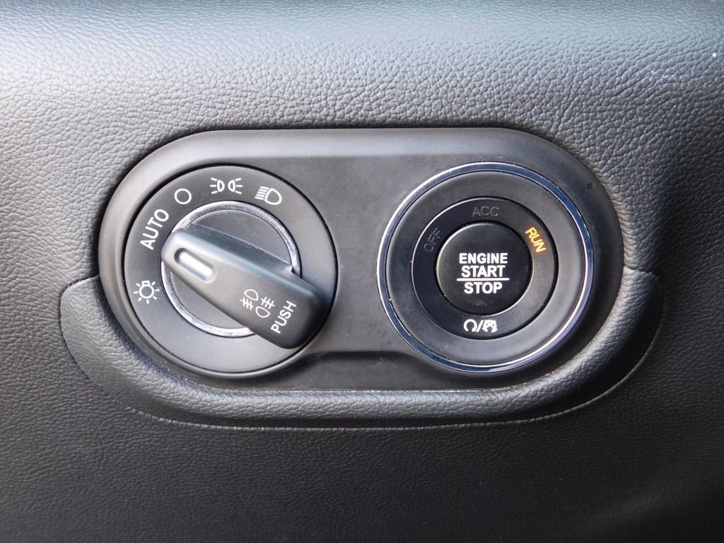 Used 2019 Maserati Levante image 28