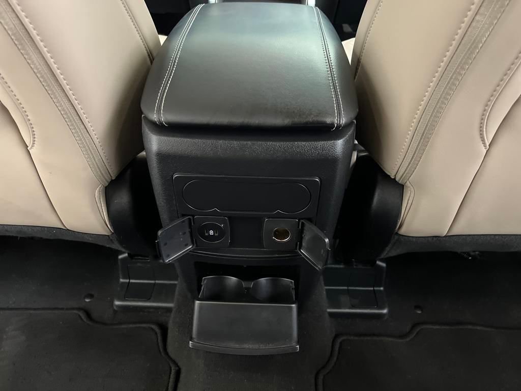 Used 2024 Ford Explorer XLT w/ Equipment Group 202A image 23