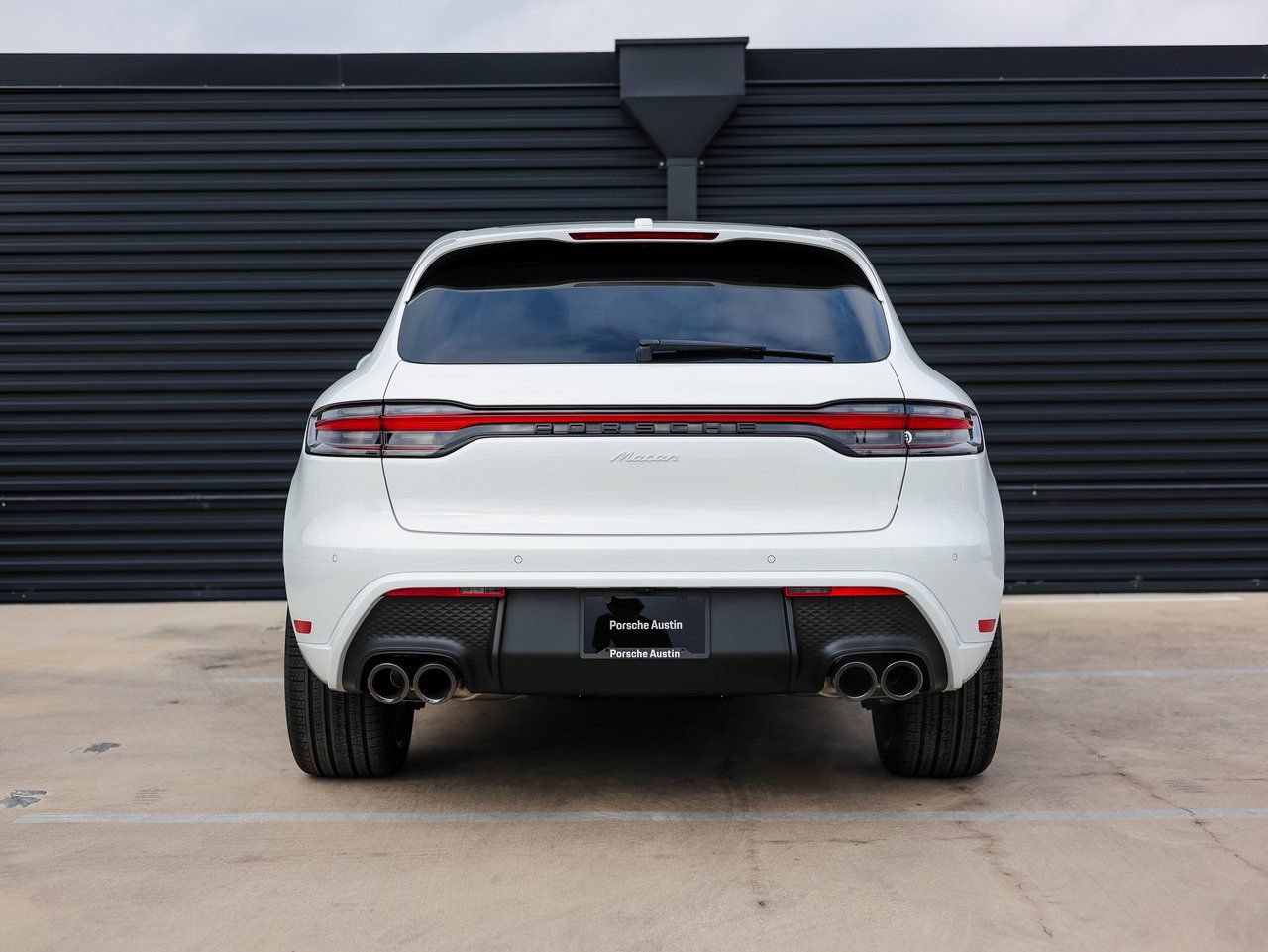 Certified 2026 Porsche Macan AWD/4WD image 6