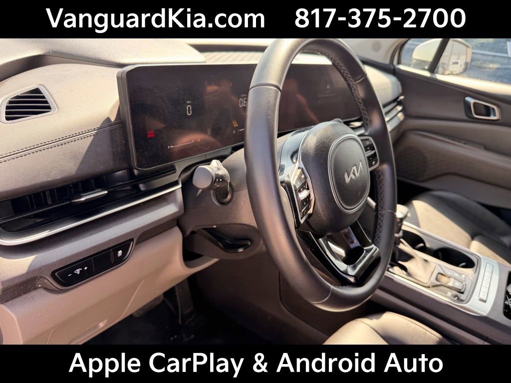 Certified 2025 Kia Carnival EX image 14