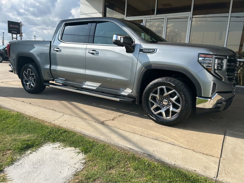 Used 2024 GMC Sierra 1500 SLT w/ SLT Premium Plus Package AWD/4WD image 2