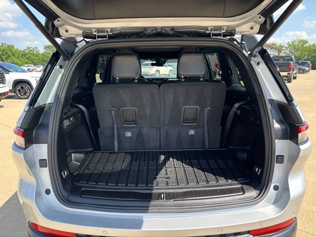 Used 2024 Jeep Grand Cherokee L Limited w/ Luxury Tech Group II AWD/4WD image 25