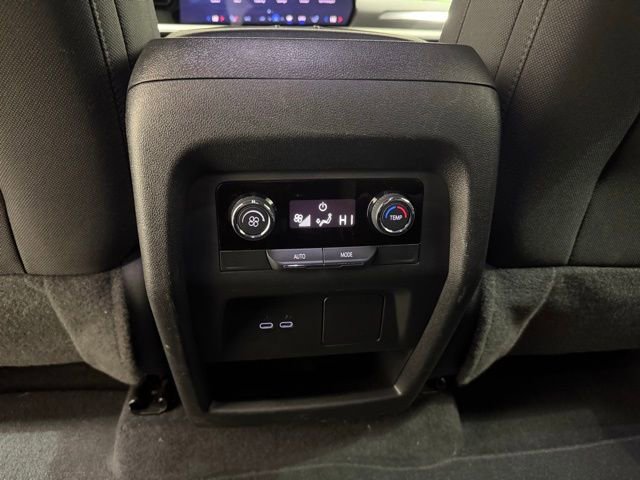 Certified 2025 Chevrolet Traverse LT image 26