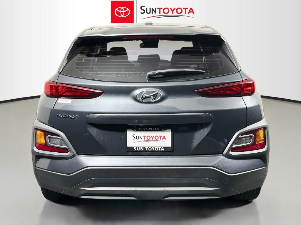 Used 2021 Hyundai Kona SE w/ Cargo Package FWD image 4