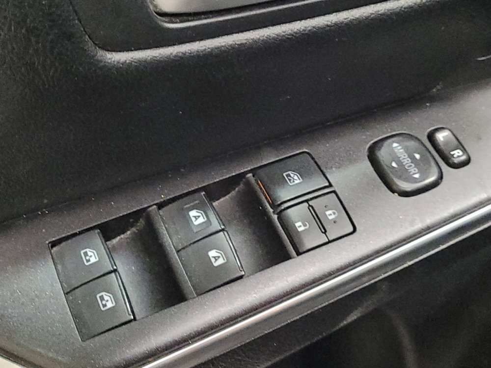 Used 2016 Toyota Camry SE image 27