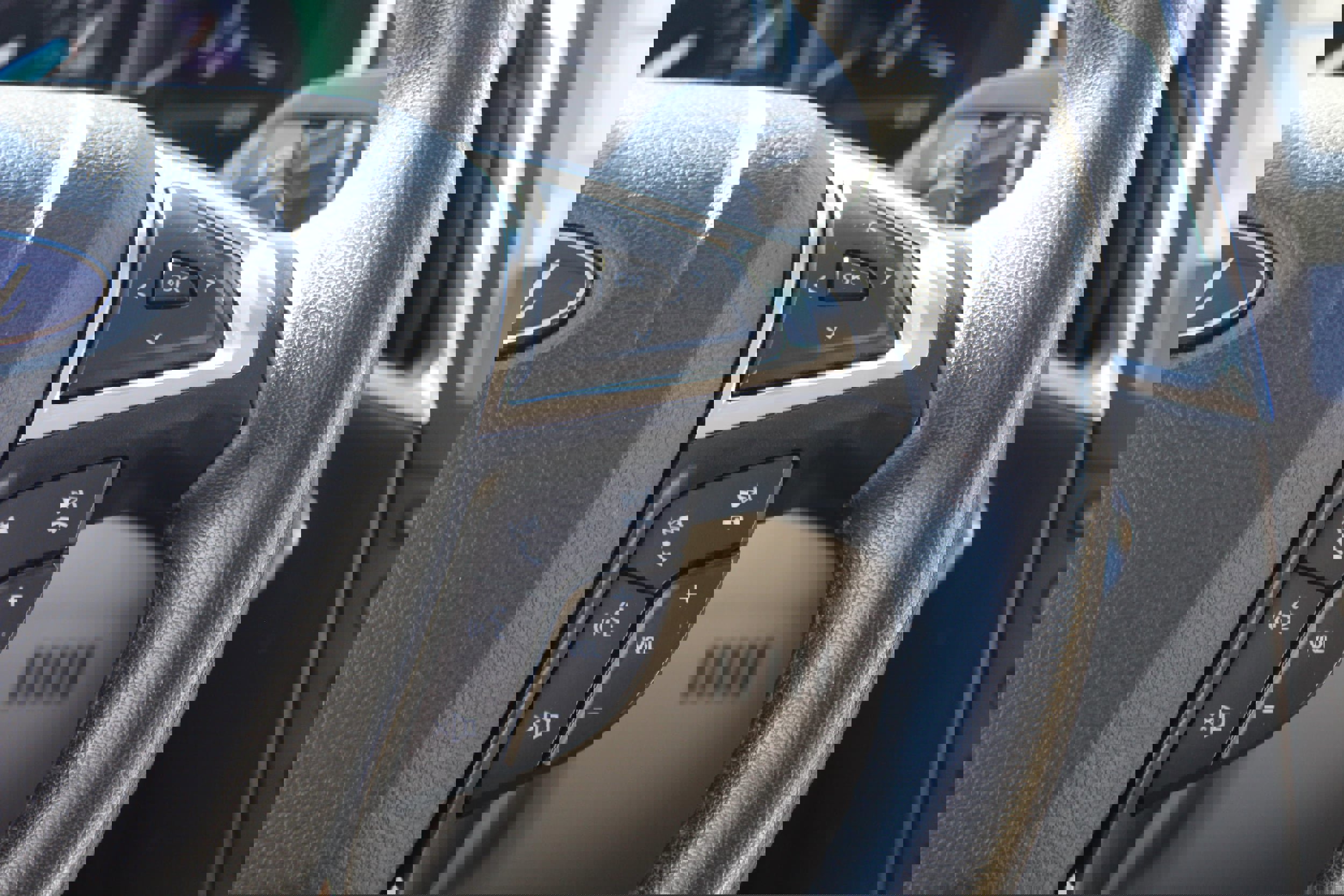 Used 2018 Ford Edge Titanium w/ Technology Package image 9