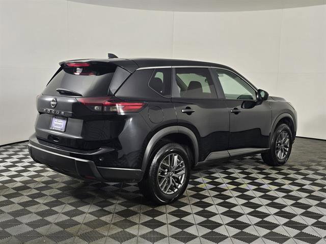 Used 2024 Nissan Rogue S image 3