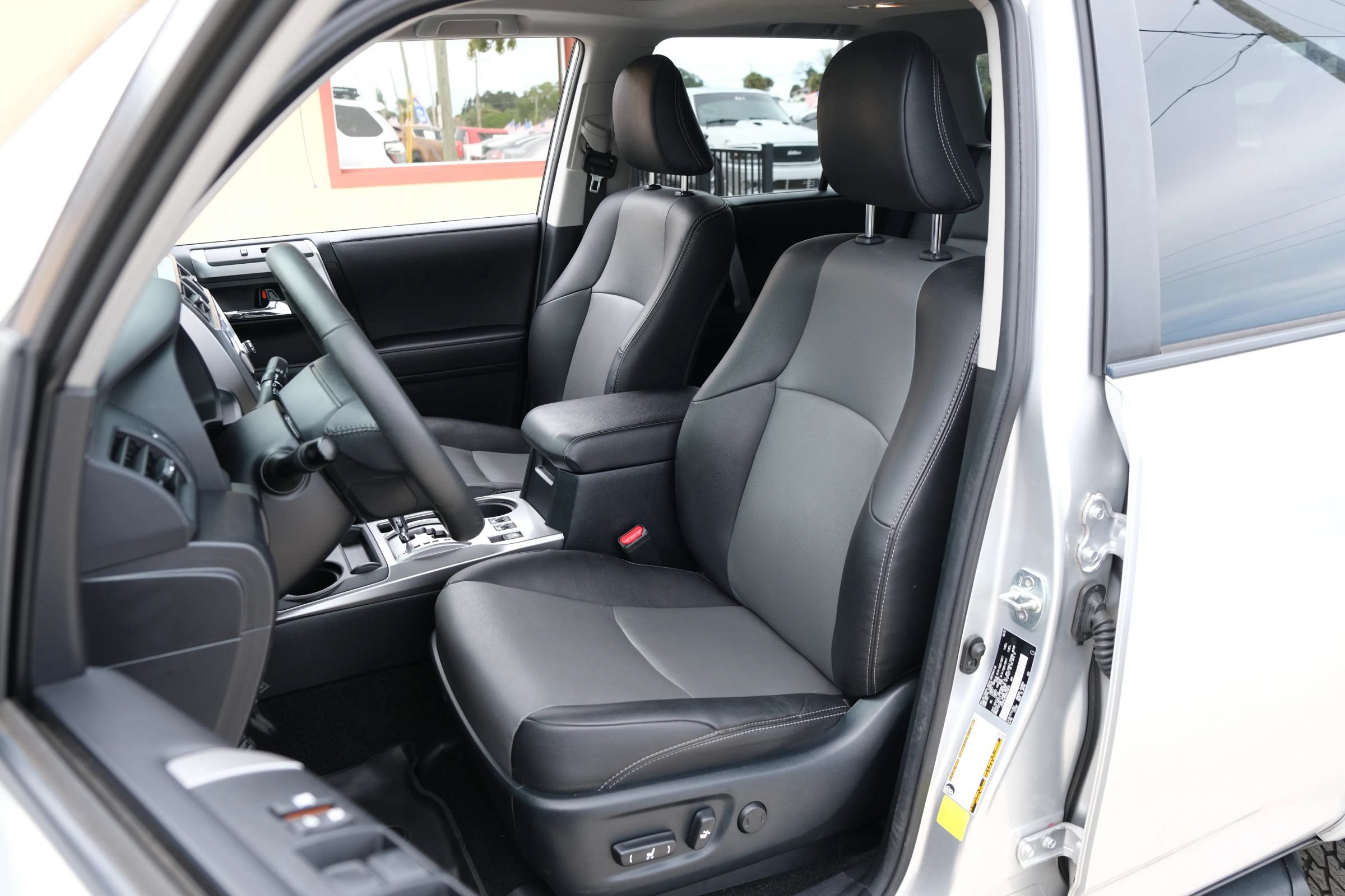 Used 2022 Toyota 4Runner SR5 Premium w/ Moonroof Package AWD/4WD image 9