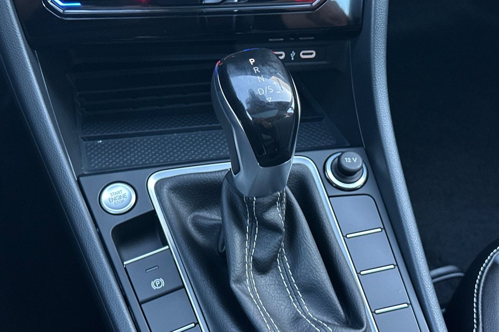 New 2026 Volkswagen Jetta SE FWD image 18