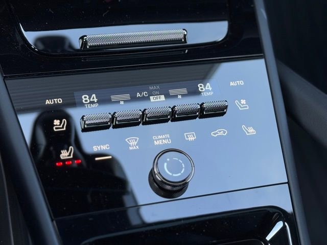 New 2025 Porsche Cayenne Turbo image 28