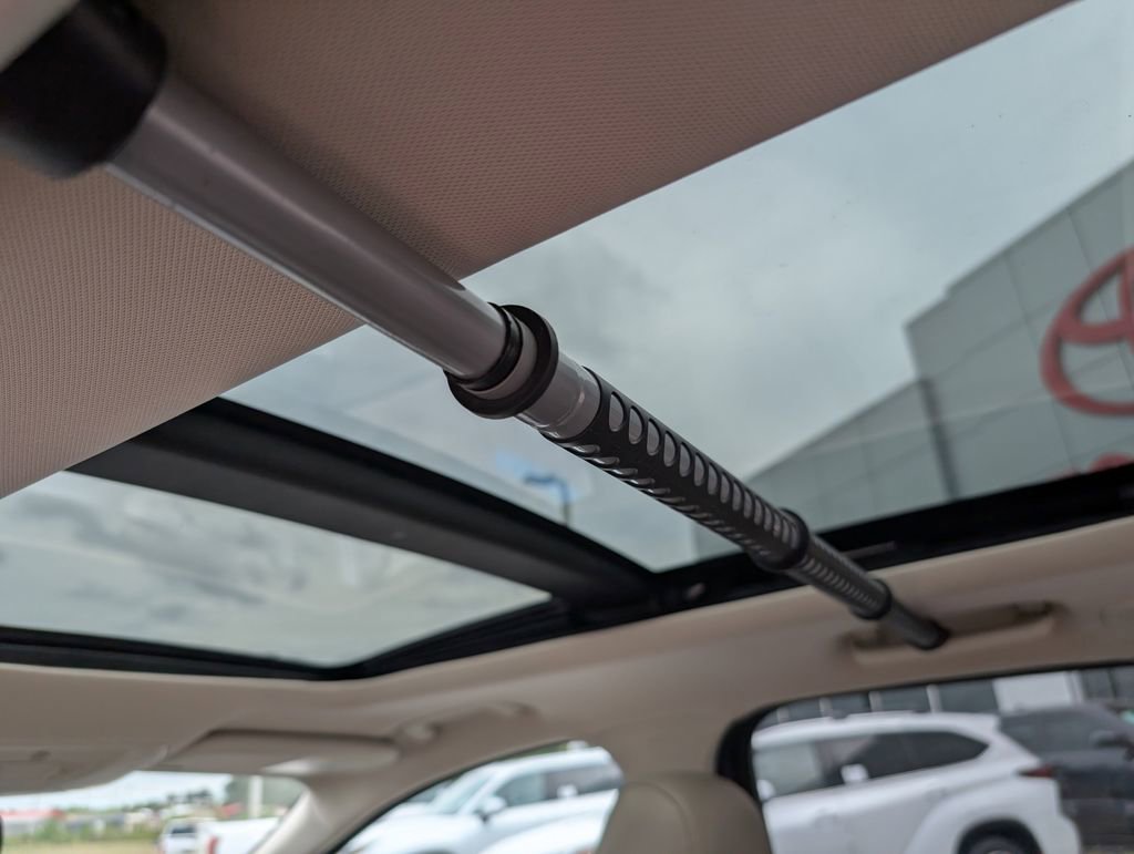 Used 2017 Ford Escape Titanium image 30