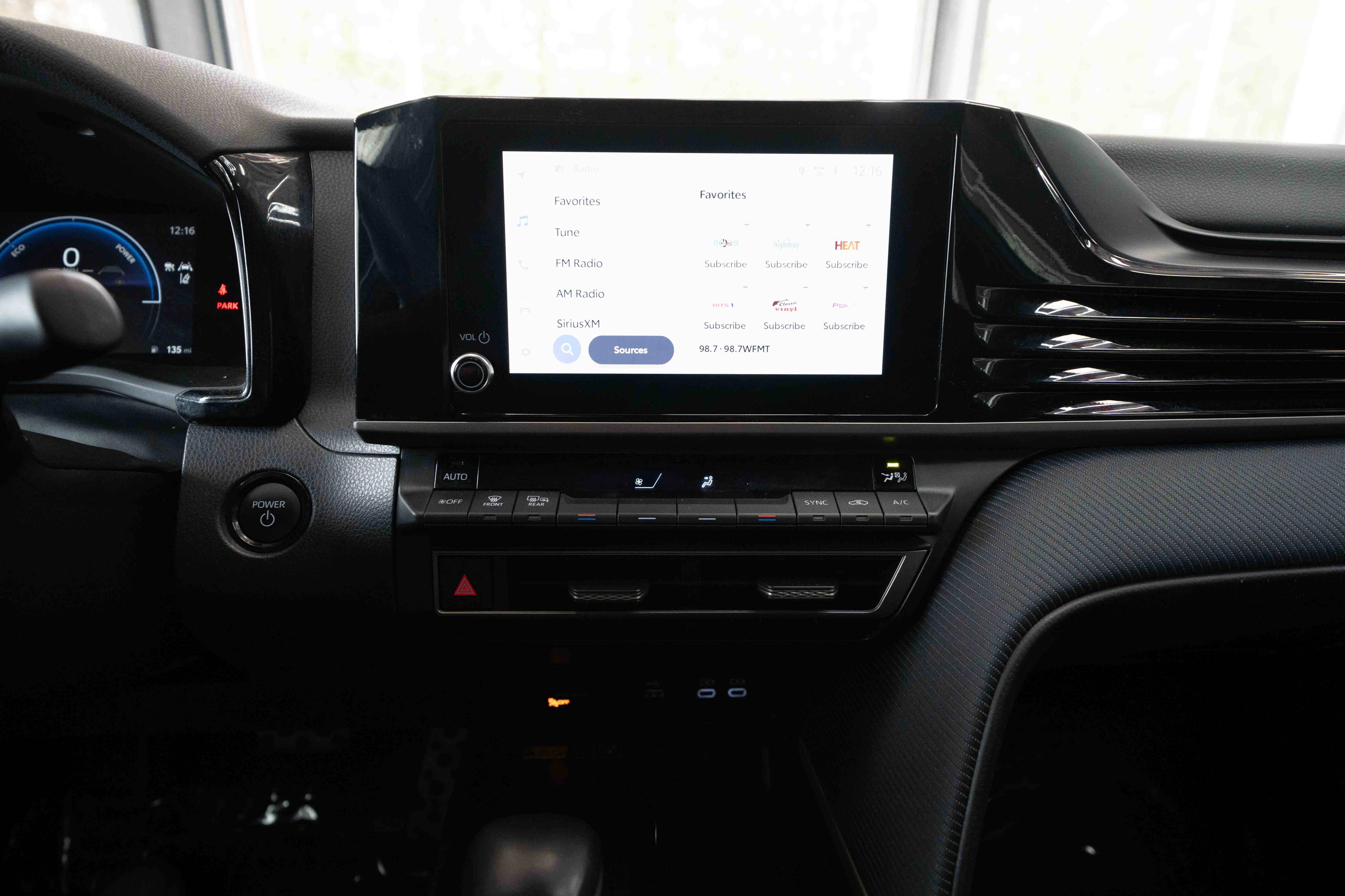 Used 2025 Toyota Camry SE image 17