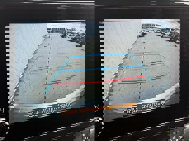 Used 2024 Toyota Highlander LE AWD/4WD image 18