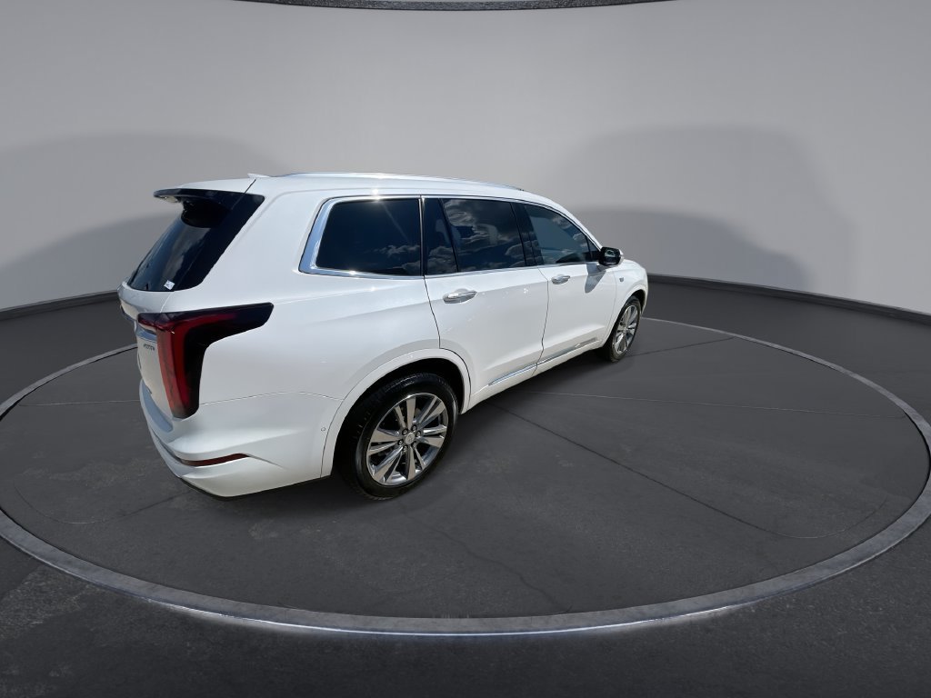 Used 2025 Cadillac XT6 Premium Luxury w/ Technology Package FWD image 8