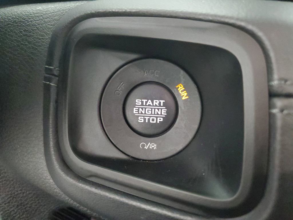 Used 2025 Jeep Wrangler Unlimited Rubicon AWD/4WD image 19