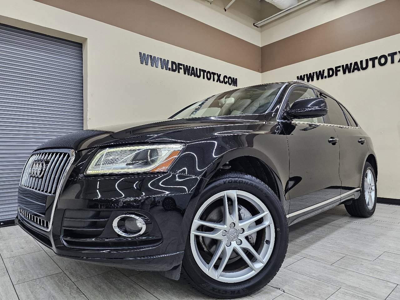 Used 2017 Audi Q5 2.0T Premium Plus w/ Technology Package image 1