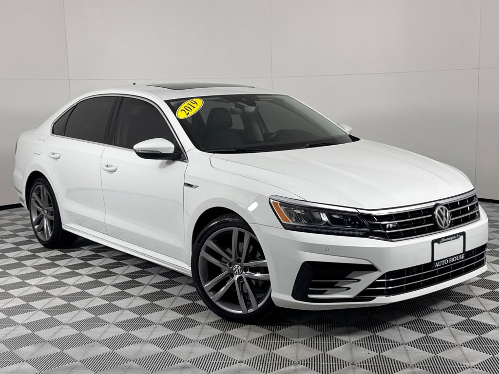 Used 2019 Volkswagen Passat 2.0T SE R-Line image 2