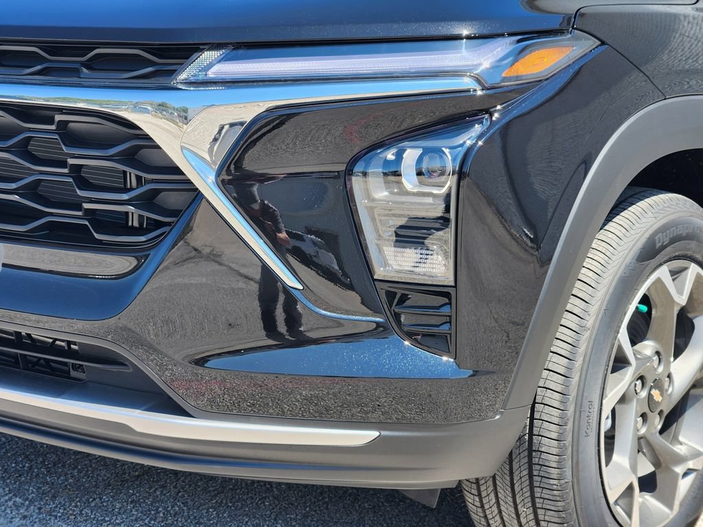New 2026 Chevrolet Trax LT w/ Driver Confidence Package FWD image 6