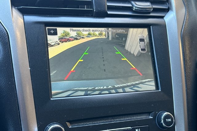 Used 2017 Ford Fusion SE w/ Fusion SE Technology Package FWD image 21