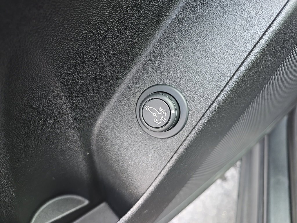 Used 2019 Chevrolet Equinox LT image 16