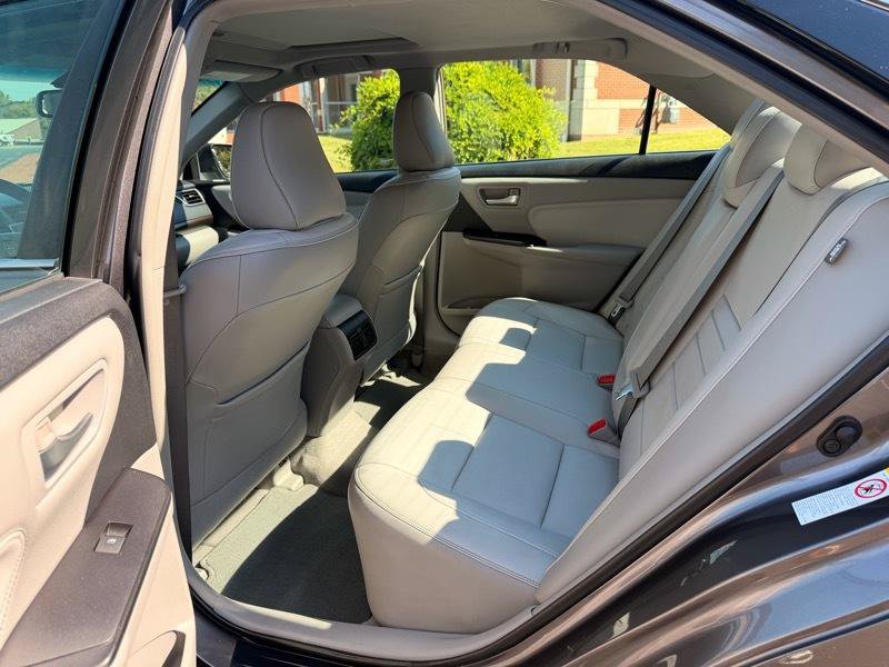 Used 2015 Toyota Camry XLE w/ Moonroof Package FWD image 20