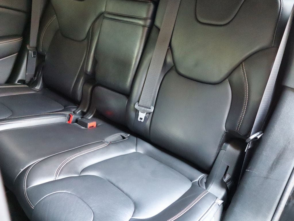Used 2018 Jeep Cherokee Limited AWD/4WD image 41