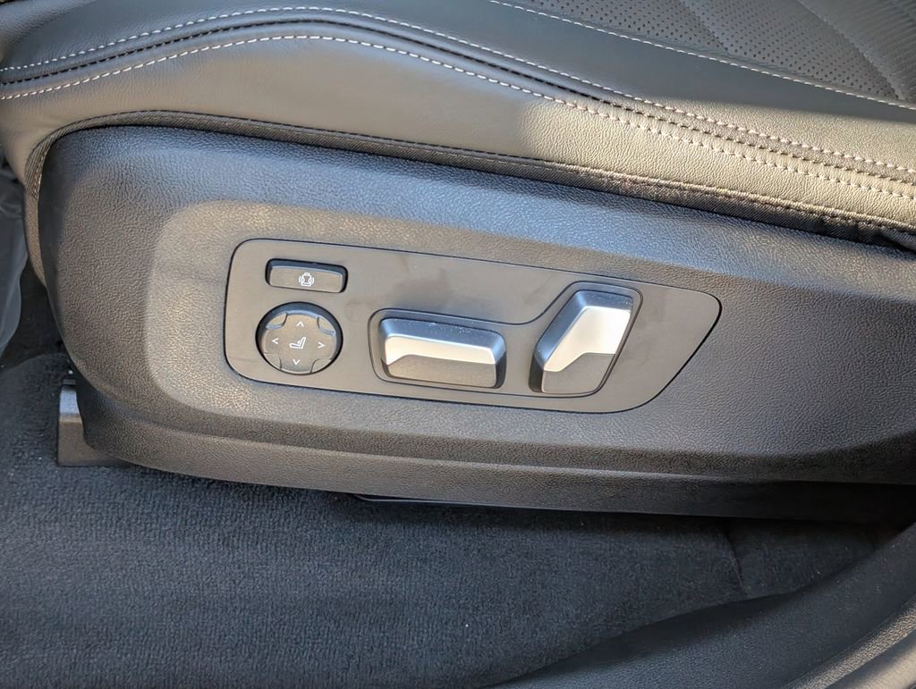 New 2026 BMW X5 xDrive50e w/ M Sport Package image 15