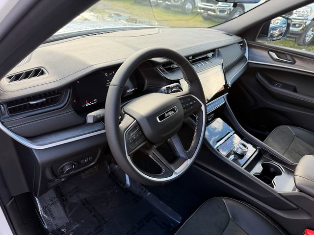 New 2026 Jeep Grand Cherokee Laredo image 11