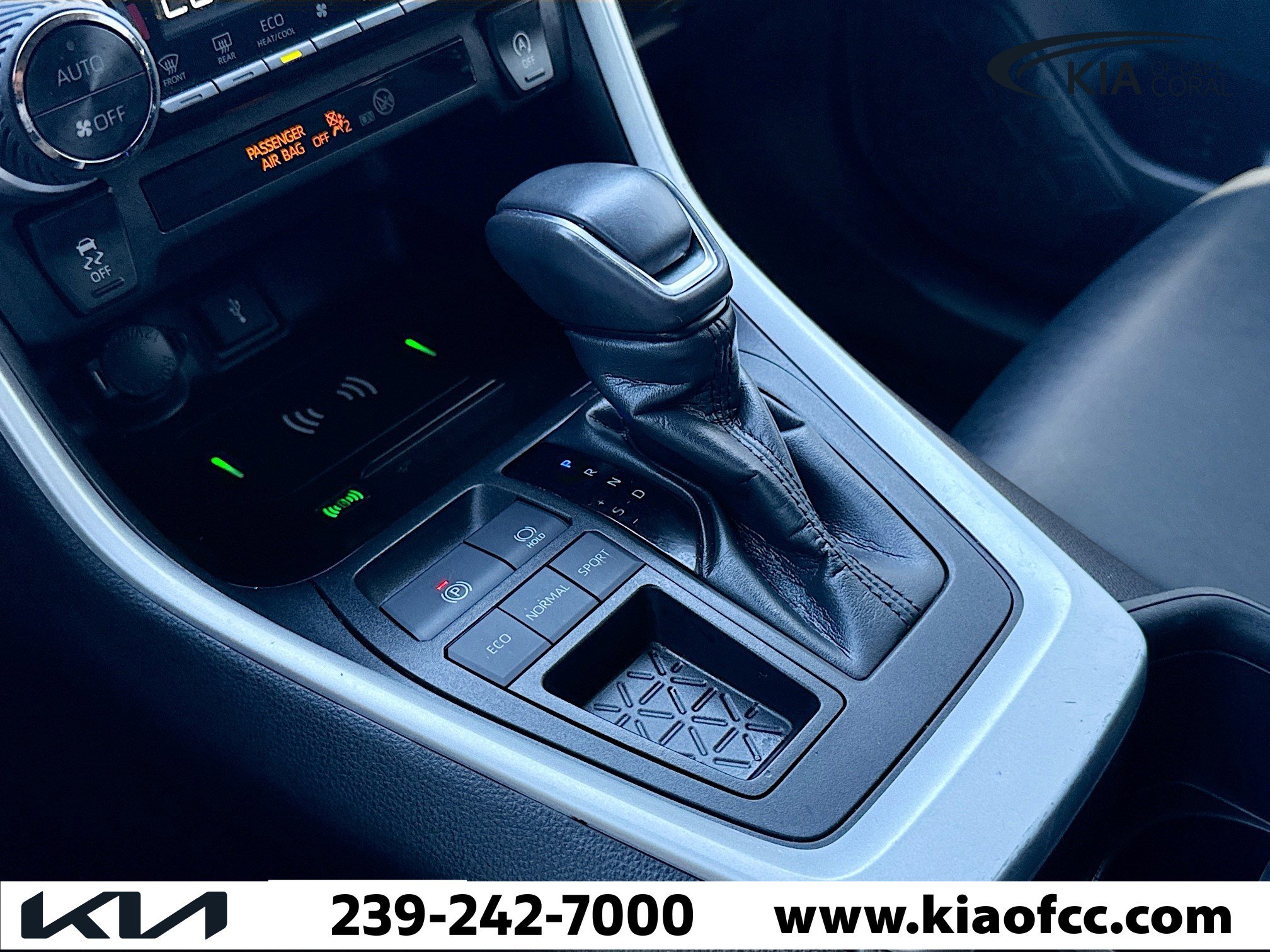 Used 2022 Toyota RAV4 XLE Premium image 35