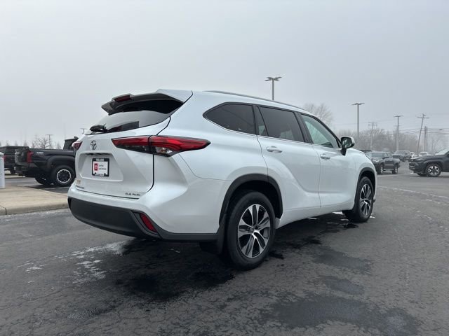 Certified 2022 Toyota Highlander XLE image 7