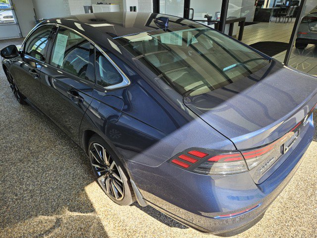 Used 2025 Honda Accord Touring image 4
