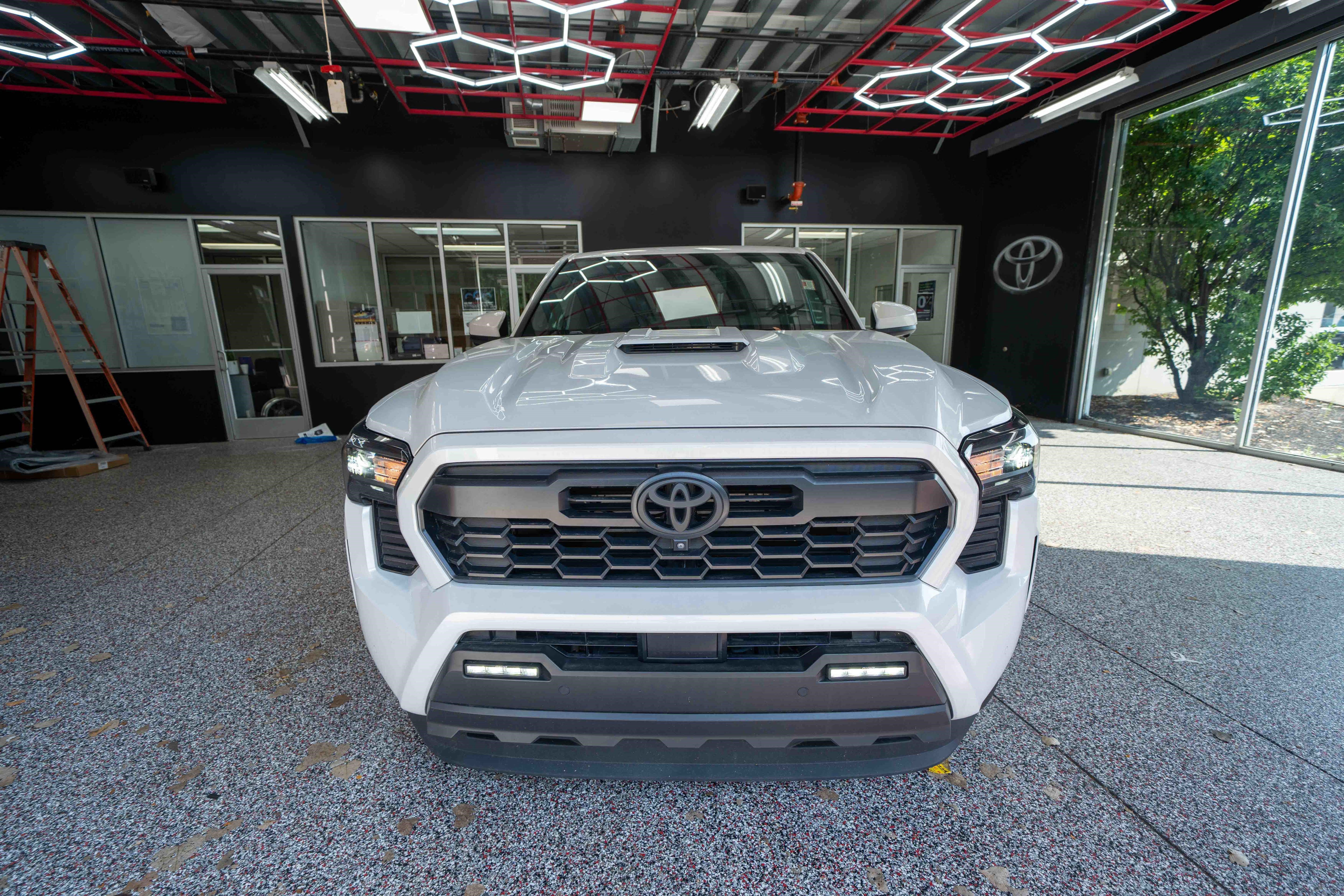 Used 2024 Toyota Tacoma TRD Sport w/ TRD Sport Premium Package AWD/4WD image 6