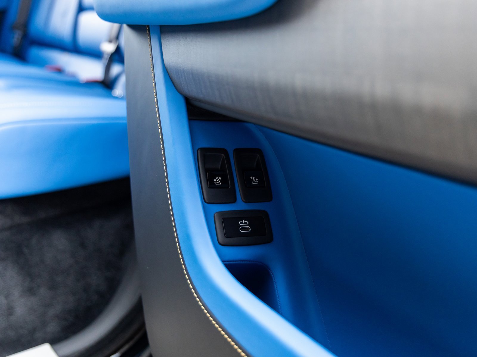 New 2026 Rolls-Royce Cullinan image 39