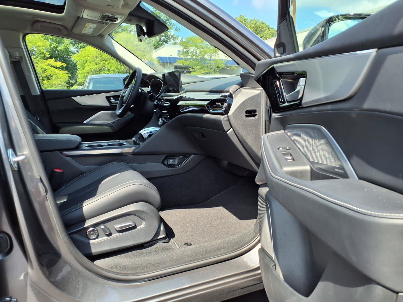 Certified 2026 Acura MDX w/ Technology Package AWD/4WD image 34