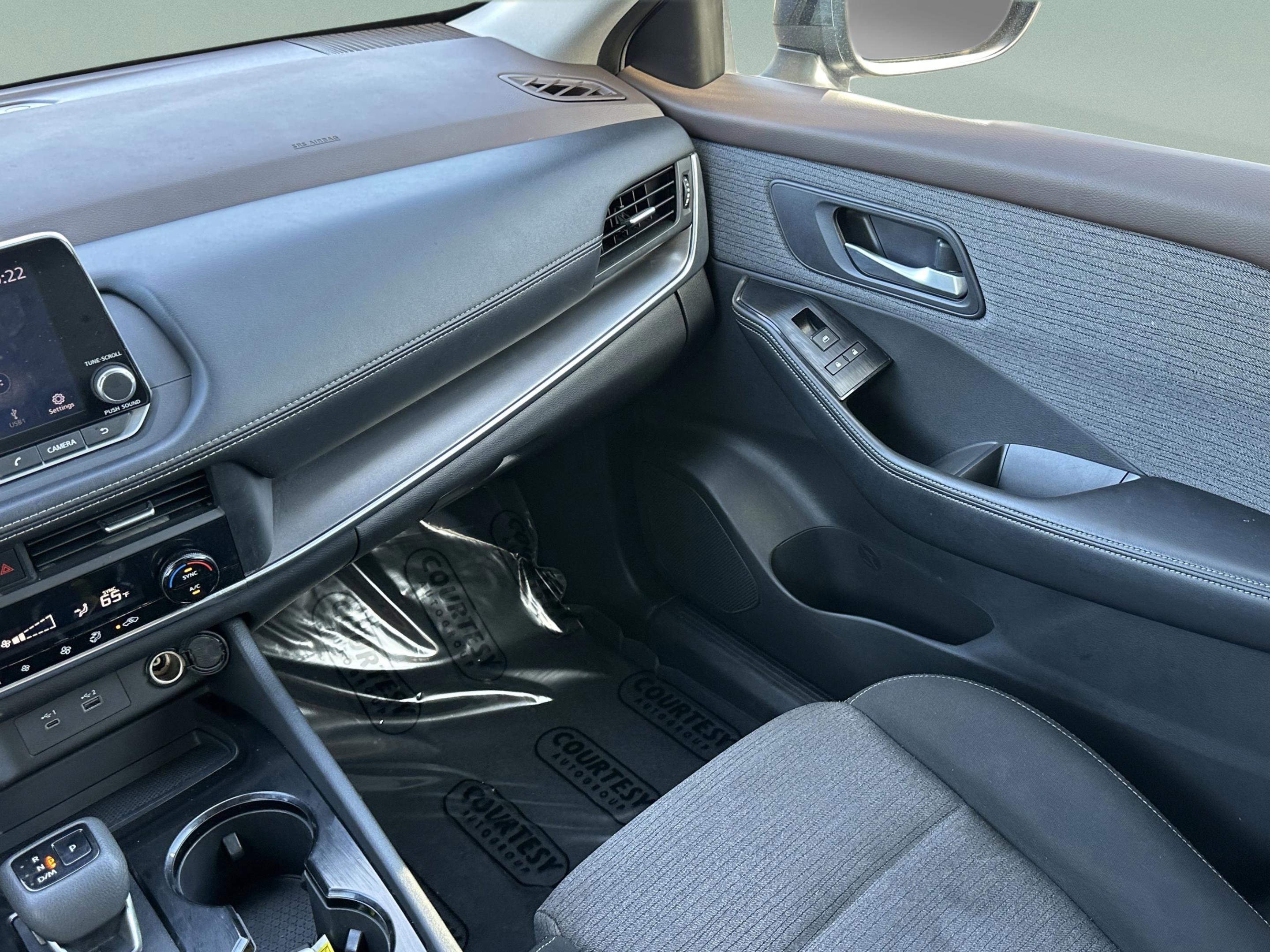 Certified 2023 Nissan Rogue SV FWD image 15