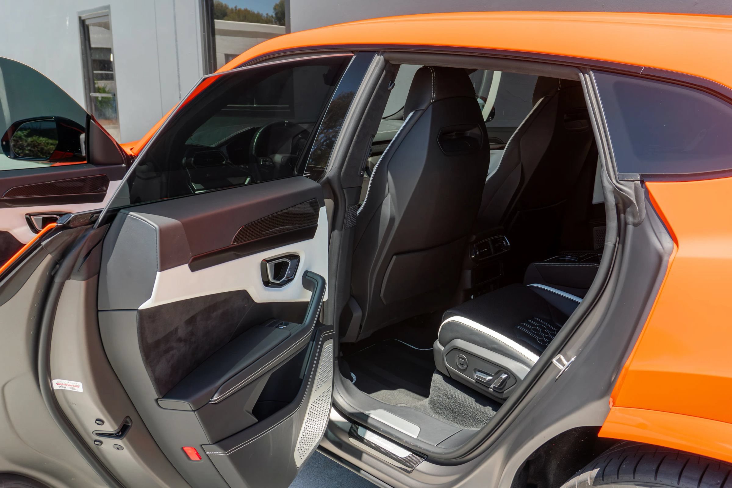 Used 2023 Lamborghini Urus S AWD/4WD image 46